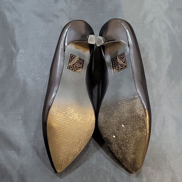 MIIM POINTED TOE SLIP-ON WOMEN"S LOW HEEL PUMPS - Picture 11 of 11